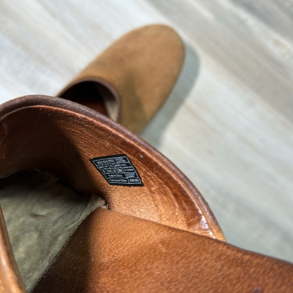 UGG Clogs size 8 - Picture 8 of 8